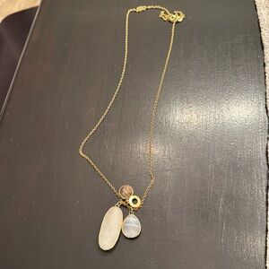 Stella and dot gold necklace